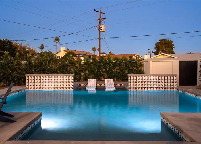 Luxe Villa, Private Pool Putting Green&bbq *
