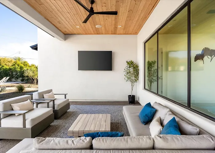 Luxe Villa, Private Pool Putting Green&bbq Villa *